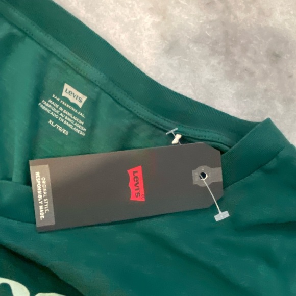 NWT Levi’s Size XL We Come In Peace Green Cotton Cropped Short Sleeve Tee Shirt - Picture 7 of 10
